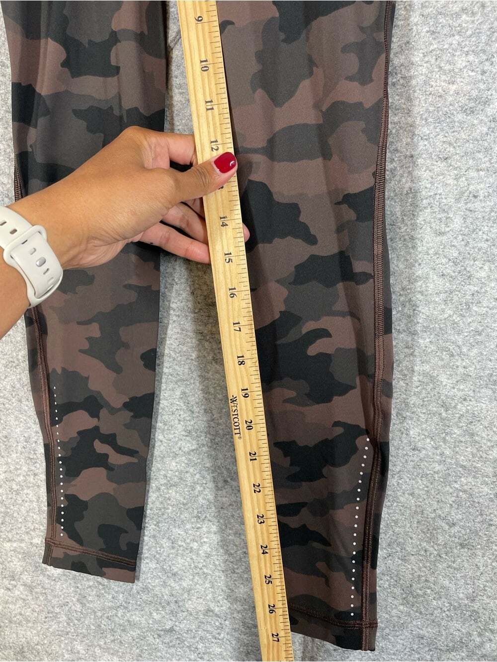 Lululemon Camo Leggings Brown Black Reflective Hem High Rise Yoga Pants Size 4 - Picture 7 of 15